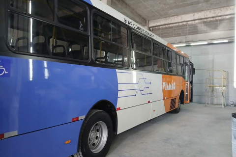 Ônibus municipais de Viamão ganham nova pintura e ar-condicionado