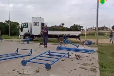 Retirada dos Equipamentos da Academia na Praça Araçá para manutenção